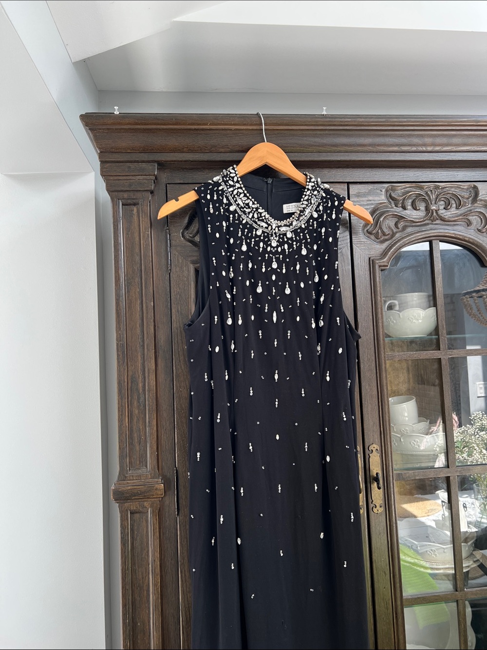 MAC DUGGAL Black Embellished Sleeveless Gown - Picture 7 of 11